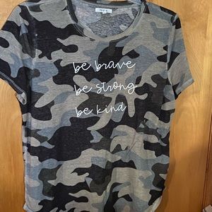 Maurices Graphic T-Shirt XL